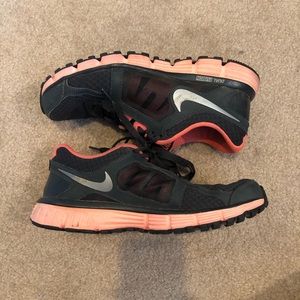 Dual Fusion Nike Running Shoe